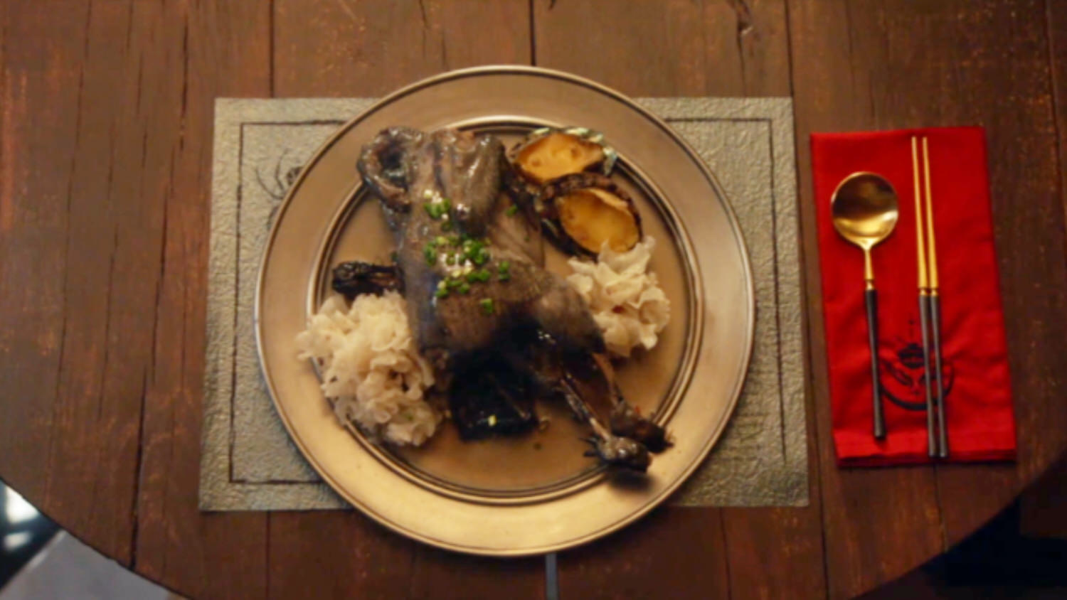 《來魔女食堂吧》第3集美食：獻給青春的清燉嫩雞