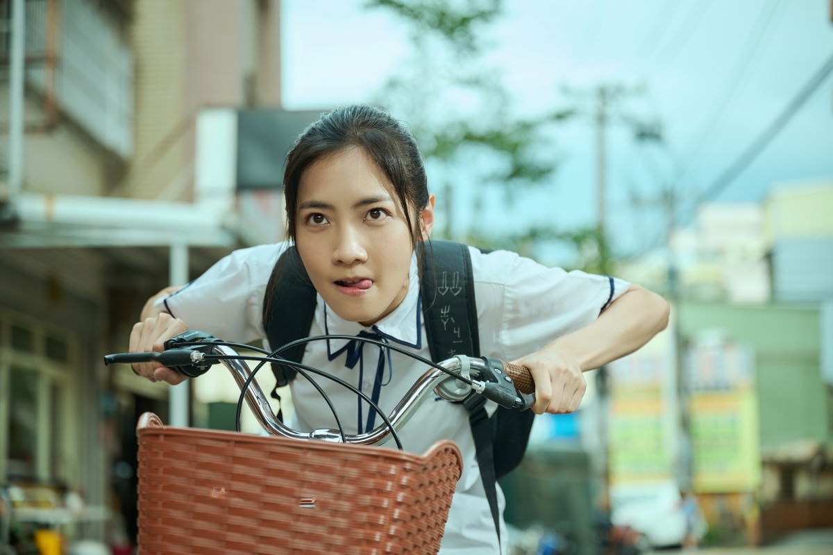 電影《我想和你在一起》林映彤飾演性格活潑野蠻的17歲高中女生「高曉南」