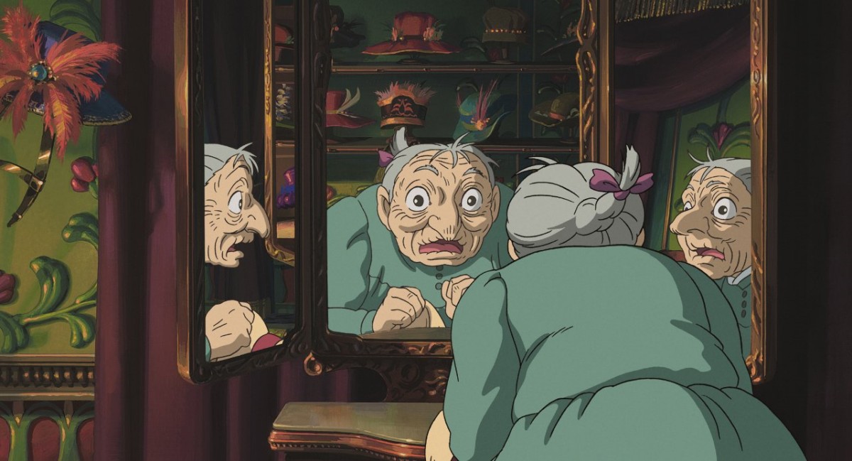 《霍爾的移動城堡》電影描述18歲少女蘇菲一夕之間變90歲老婆婆，奇幻冒險情節引人入勝