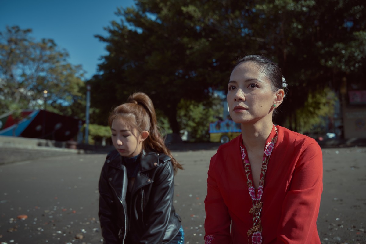《愛情城事》邀請到李心潔首度執導劇情片，她也參與演出導演張吉安的故事，和郭書瑤左有精彩對手戲。