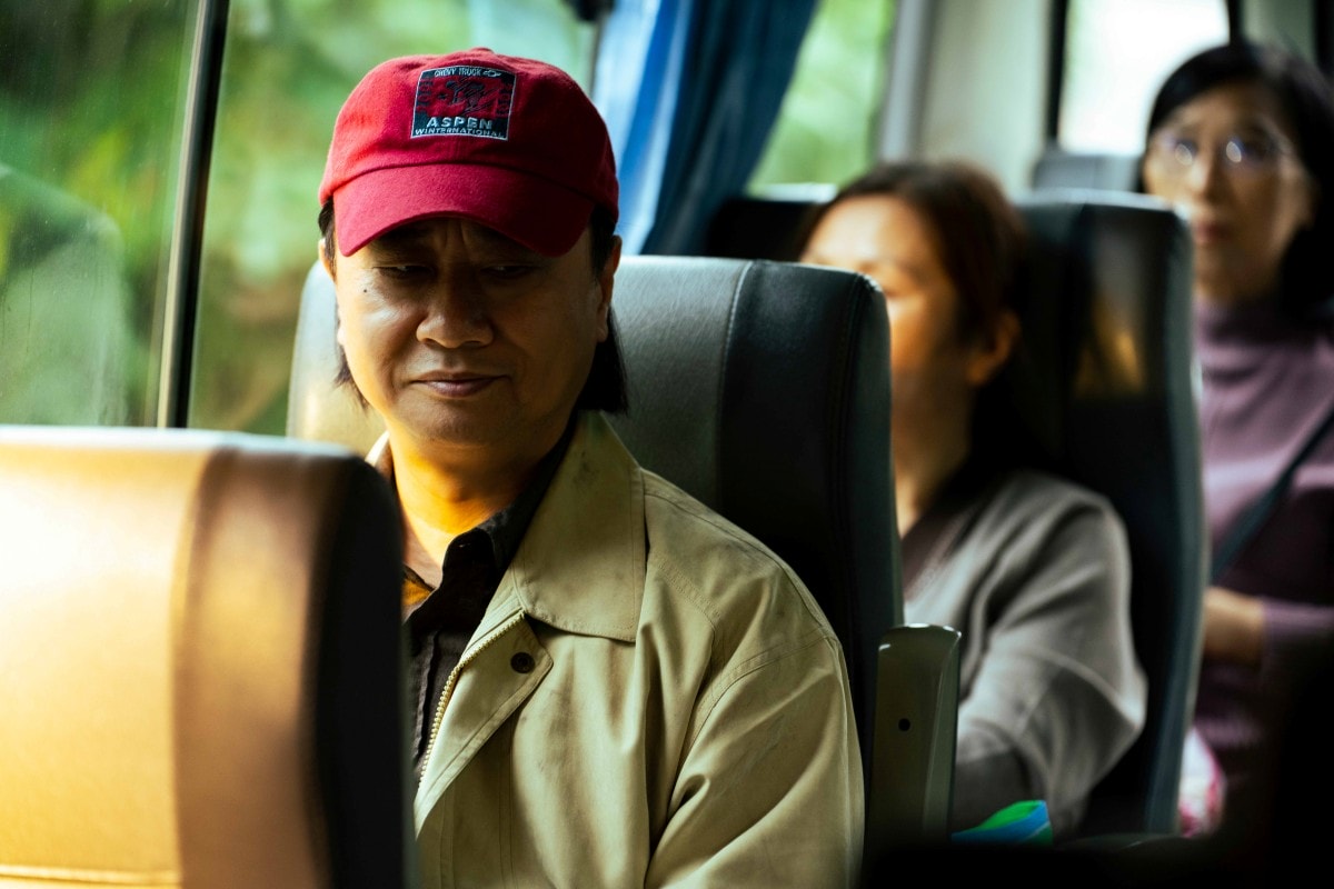 Netflix《正港分局》全員超瘋演出:許光漢高唱洗腦「瑪爾濟斯之歌」!楊祐寧「變態殺人魔」瘋魔演出、坤達油頭瘋跳應援舞! - 第4張圖 Netflix《正港分局》邰智源收起綜藝風格-詮釋「水源」驚艷全網