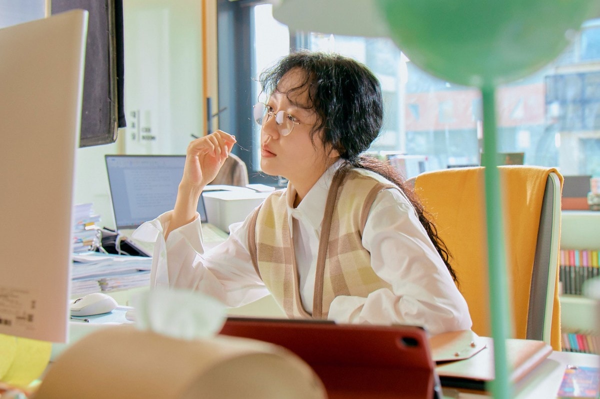 《首爾單身日記》林秀晶在本作中飾演出版社總編
