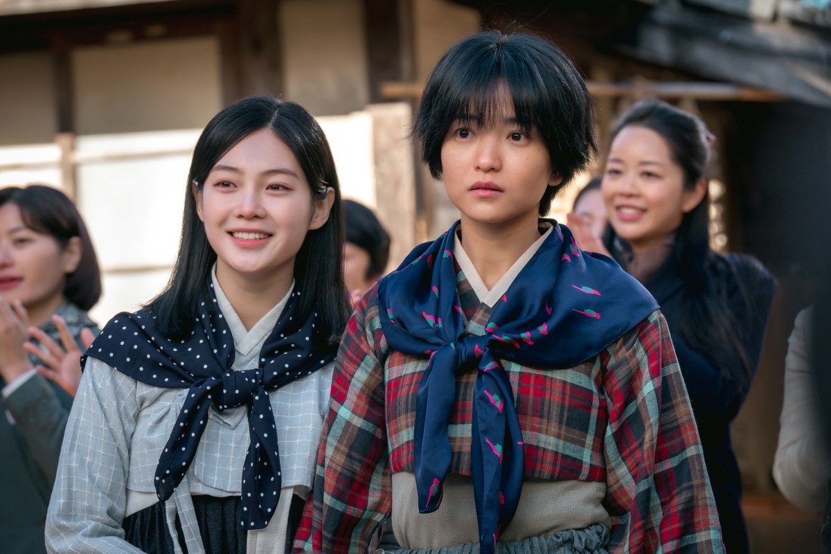 《正年》鄭恩彩化身「白馬王子」引爆話題!「劇中死對頭,戲外好姊妹」辛叡恩寫信告白金泰梨! - 第2張圖 《正年》辛叡恩、金泰梨、鄭恩彩