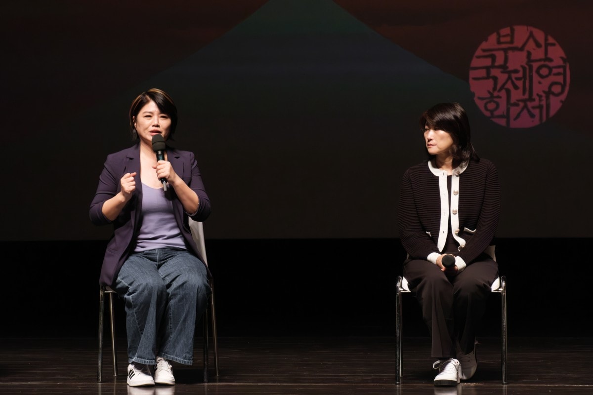 Netflix《影后》釜山影展:楊謹華最愛玄彬、謝盈萱超欣賞裴斗娜、陳庭妮最喜歡趙寅成,許願有天能合作! - 第3張圖 Netflix《影后》編導嚴藝文、監製丁長鈺感謝釜山首映觀眾給予最真實反饋
