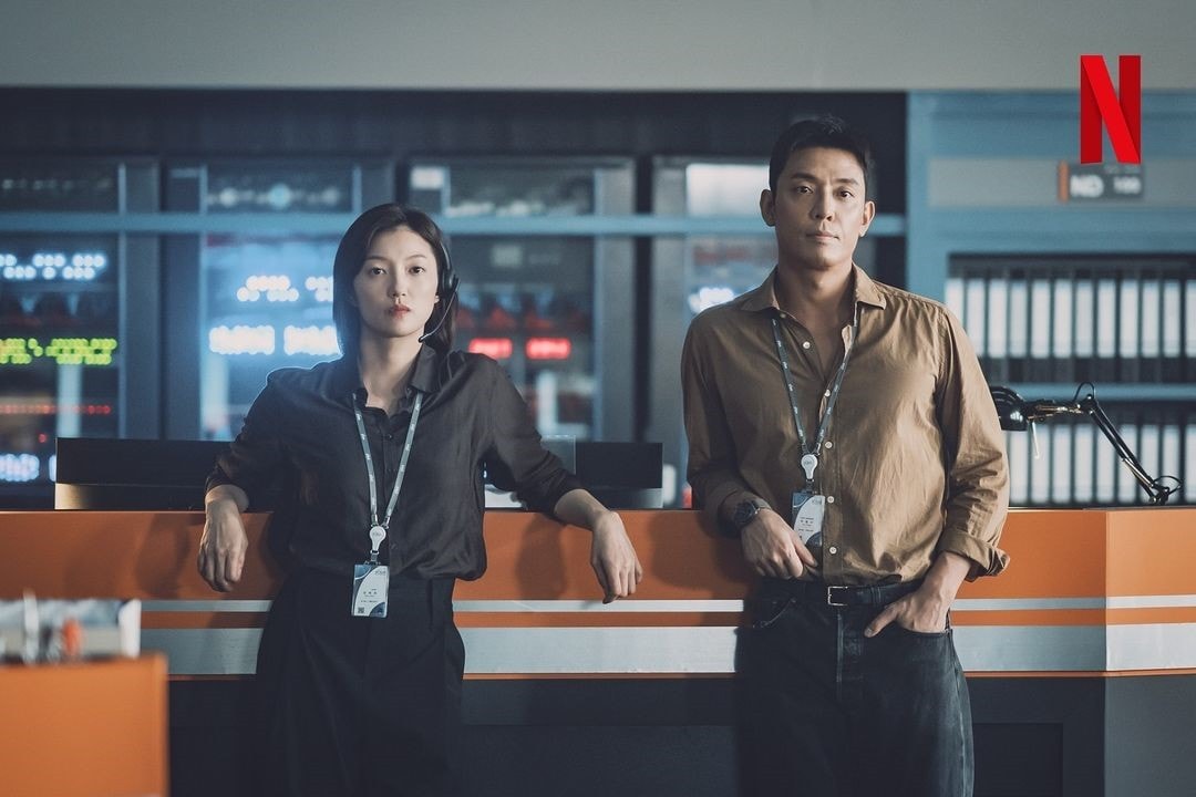 Netflix 2025韓劇《問問星星吧》李伊、金柱憲
