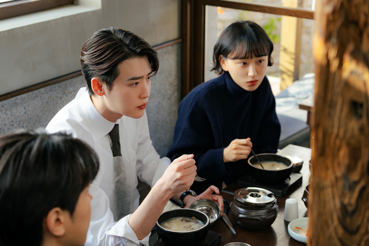 《瑞草洞》李鍾碩&文佳煐會產生怎樣的戀愛火花!?文佳煐:「要看到最後才知道我們的關係真相!」 - 第2張圖 《瑞草洞》李鍾碩、文佳煐、姜有皙、柳惠英、林成宰