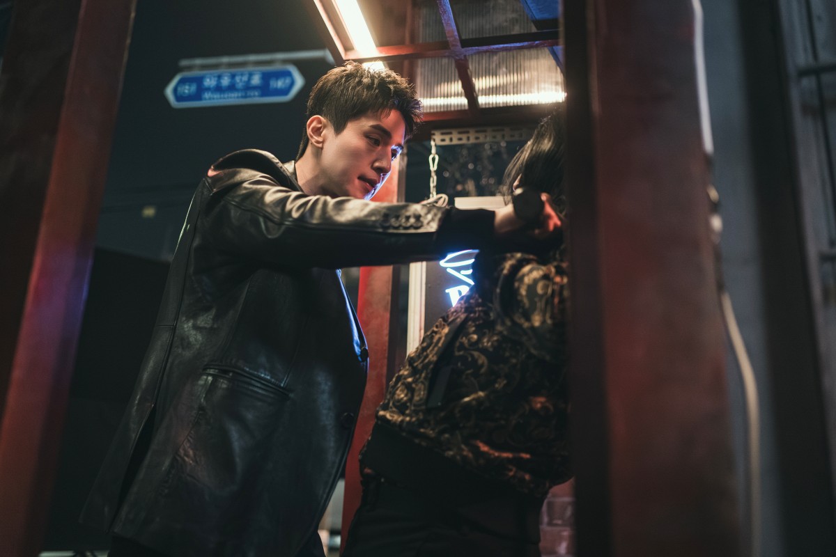 Disney+黑道純愛韓劇《善良的他》李棟旭、李聖經