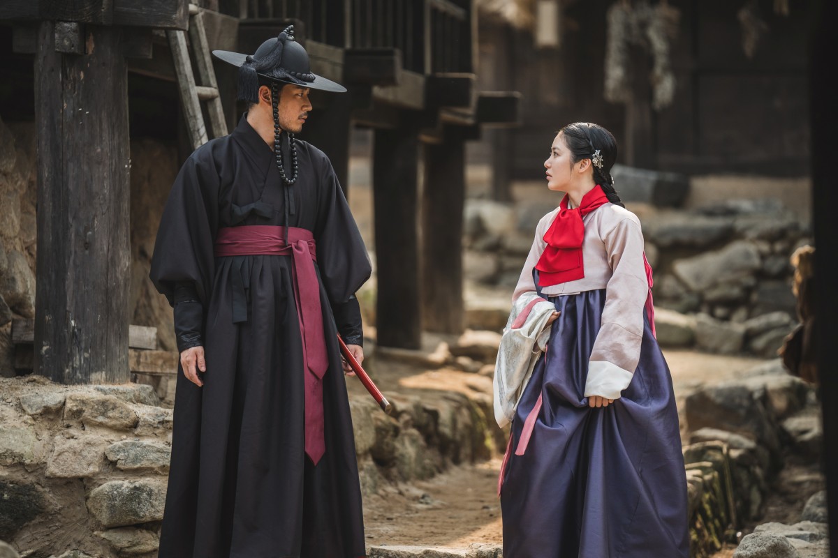 Disney+古裝韓劇《濁流之爭》9/26上線!路雲、辛叡恩、朴栖含捲三角命運糾葛:因際遇分離…卻因信念聯手 - 第2張圖 Disney+古裝韓劇《濁流之爭》9/26上線!路雲、辛叡恩、朴栖含