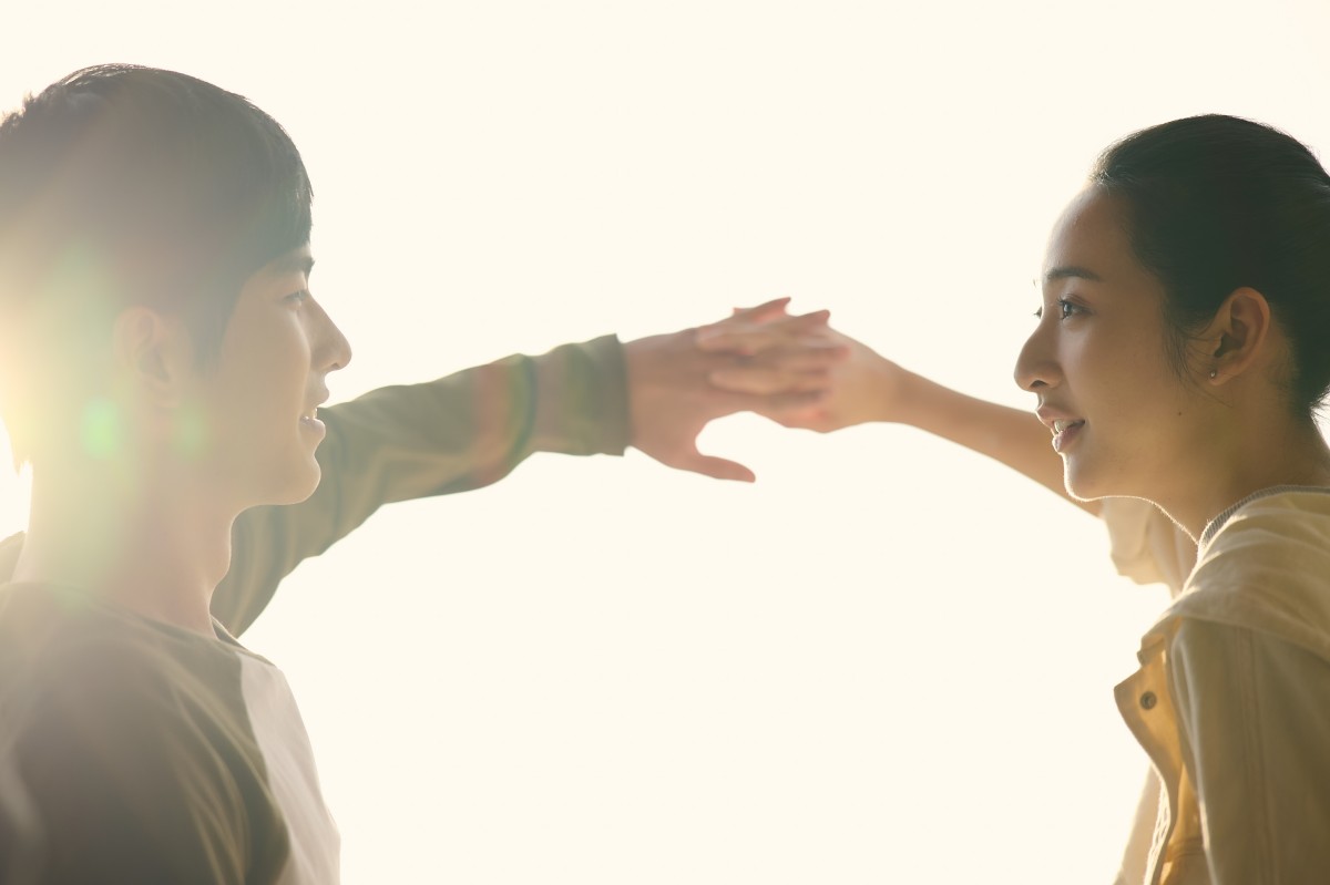Netflix《如果我不曾見過太陽》曾敬驊悲慘過去曝光-陽光少女李沐成生命曙光！