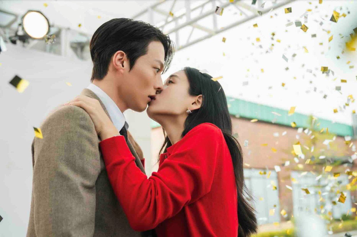 【2025 Netflix 11月片單推薦】韓劇《一吻爆炸》張基龍&安恩真社內羅曼史、台劇《如果我不曾見過太陽:一部曲》曾敬驊&李沐校園禁忌愛戀 - 第9張圖 Netflix韓劇《一吻爆炸》11/12