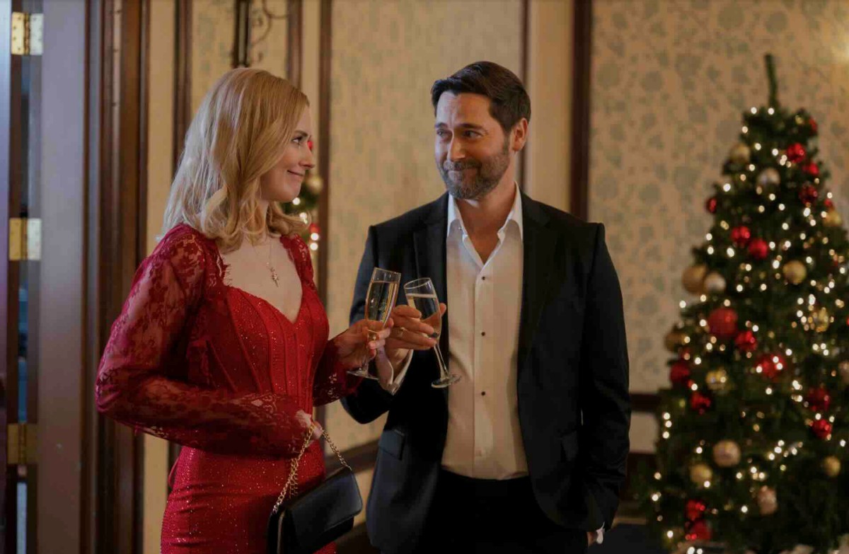 【2025 Netflix 12月片單推薦】《黑白大廚第2季》、金多美《巨洪》、李俊昊《現金英雄》、《怪奇物語5季:第2輯》、《如果我不曾見過太陽2》 - 第3張圖 Netflix電影《聖誕老人亂亂愛》12/3