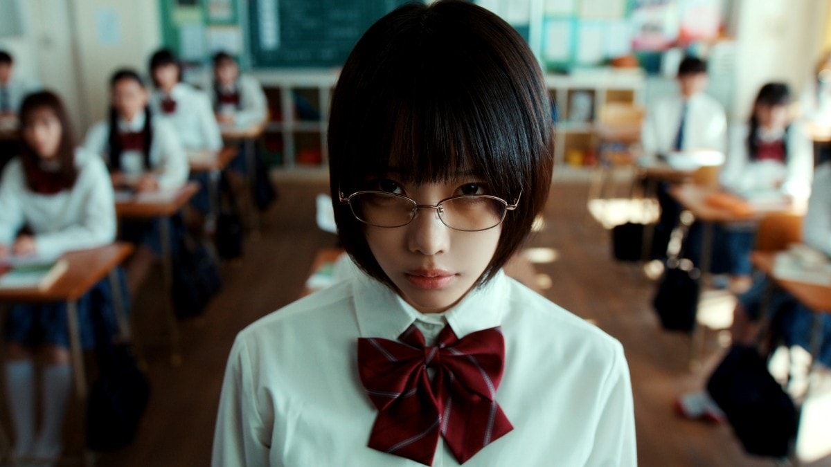 Disney+暗黑日劇《惡之華》4/9上線！高中男「偷聞體育服」步步淪陷！