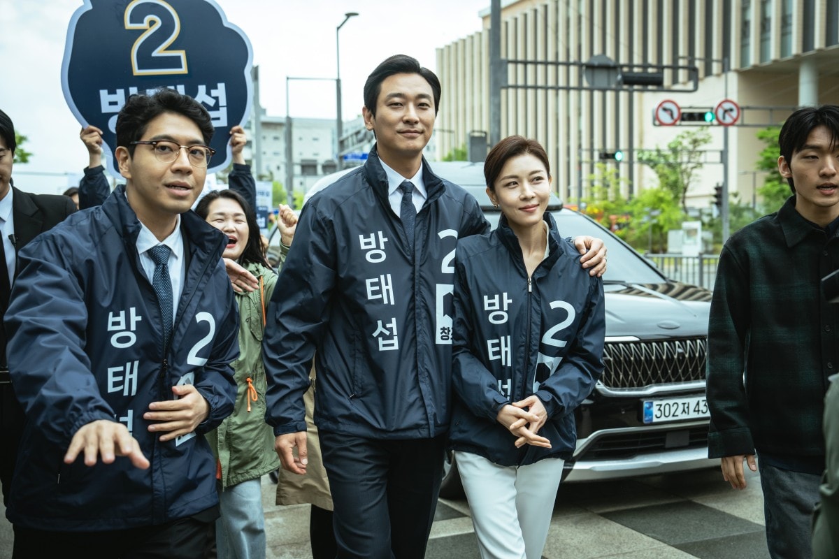 《權慾之巔 Climax》第9集激烈強吻戲:朱智勛坦言怕傷到河智苑:「害她骨折怎麼辦?」當被問到與另一半是否會保有秘密時…朱智勛&河智苑這樣回! - 第6張圖 朱智勛X河智苑《權慾之巔 Climax》大結局