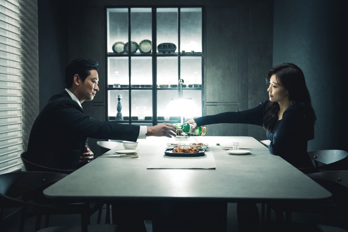 《權慾之巔 Climax》第9集激烈強吻戲:朱智勛坦言怕傷到河智苑:「害她骨折怎麼辦?」當被問到與另一半是否會保有秘密時…朱智勛&河智苑這樣回! - 第7張圖 朱智勛X河智苑《權慾之巔 Climax》大結局