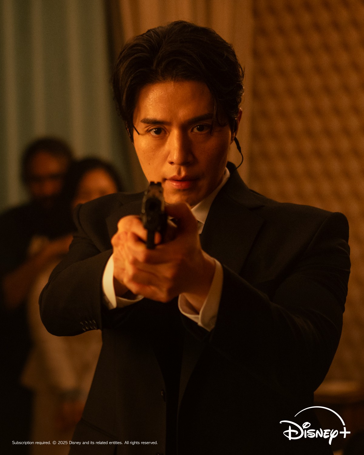 Disney+韓劇《殺人者的購物中心2》定檔7/22上線!李棟旭浴血重生!金慧埈率黑市軍火商全面開戰!玄理、岡田將生黑化超殺傭兵跨國奪權 - 第1張圖 Disney+動作韓劇《殺人者的購物中心2》「叔姪二人組」李棟旭&金慧峻回歸